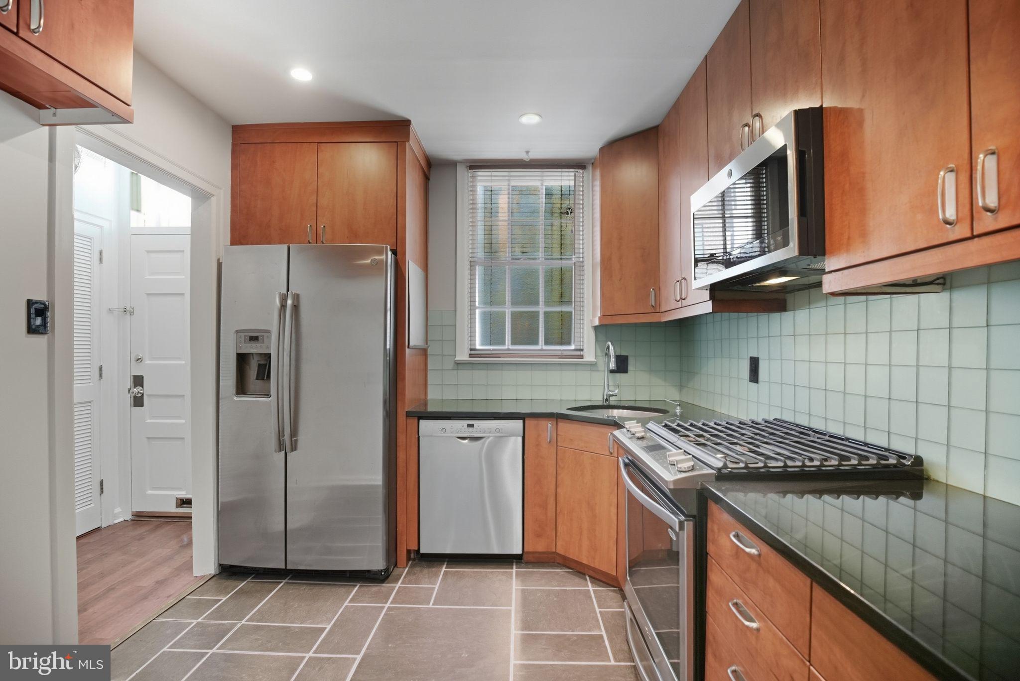 275 South 3rd Street Philadelphia, PA 19106 - Photo 3 of 17