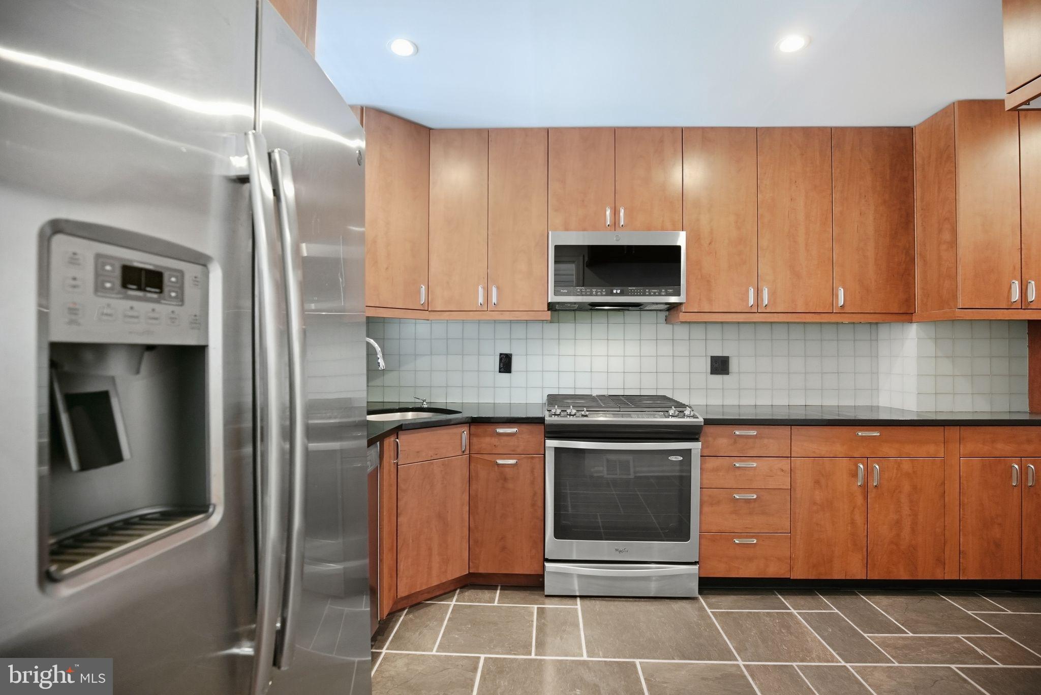 275 South 3rd Street Philadelphia, PA 19106 - Photo 4 of 17