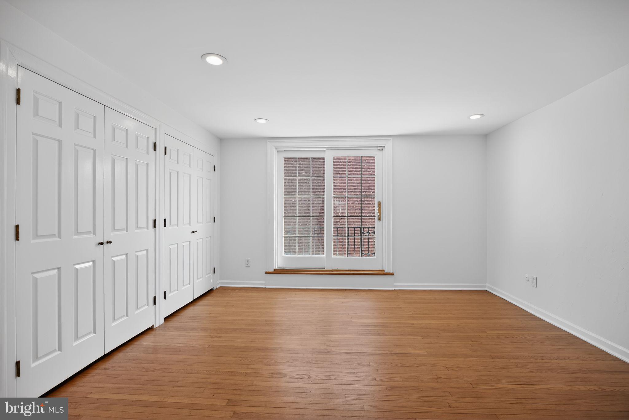 275 South 3rd Street Philadelphia, PA 19106 - Photo 9 of 17 2nd Floor: Primary Bedroom