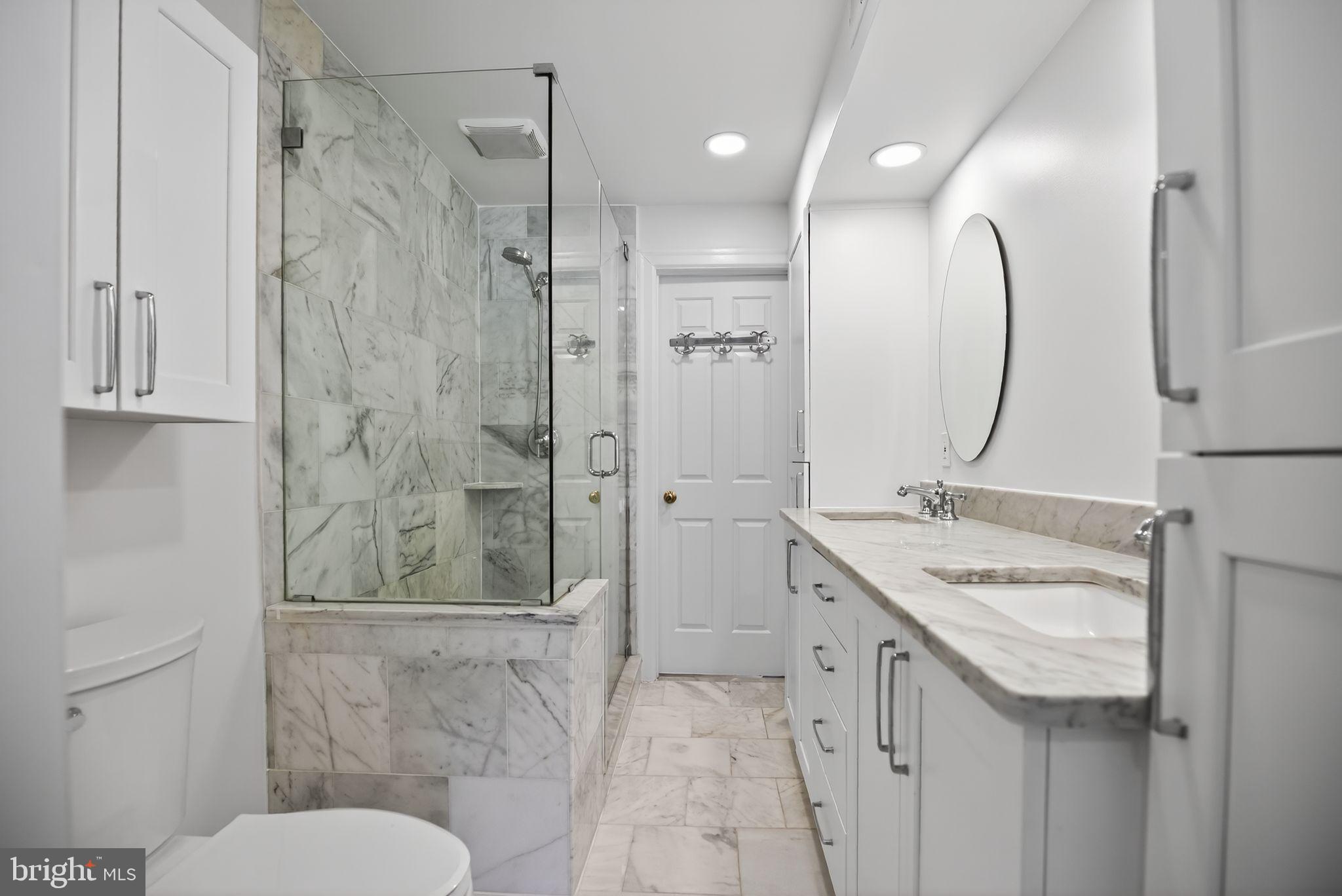 275 South 3rd Street Philadelphia, PA 19106 - Photo 10 of 17 2nd Floor: Primary Bath