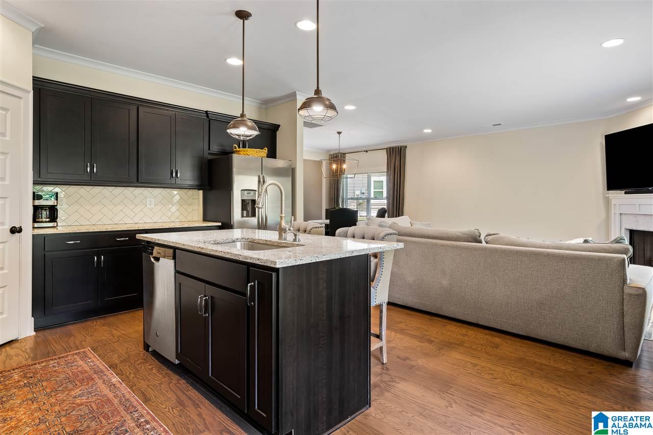 1465 Valley Trace Birmingham, AL 35210 - Photo 10 of 34