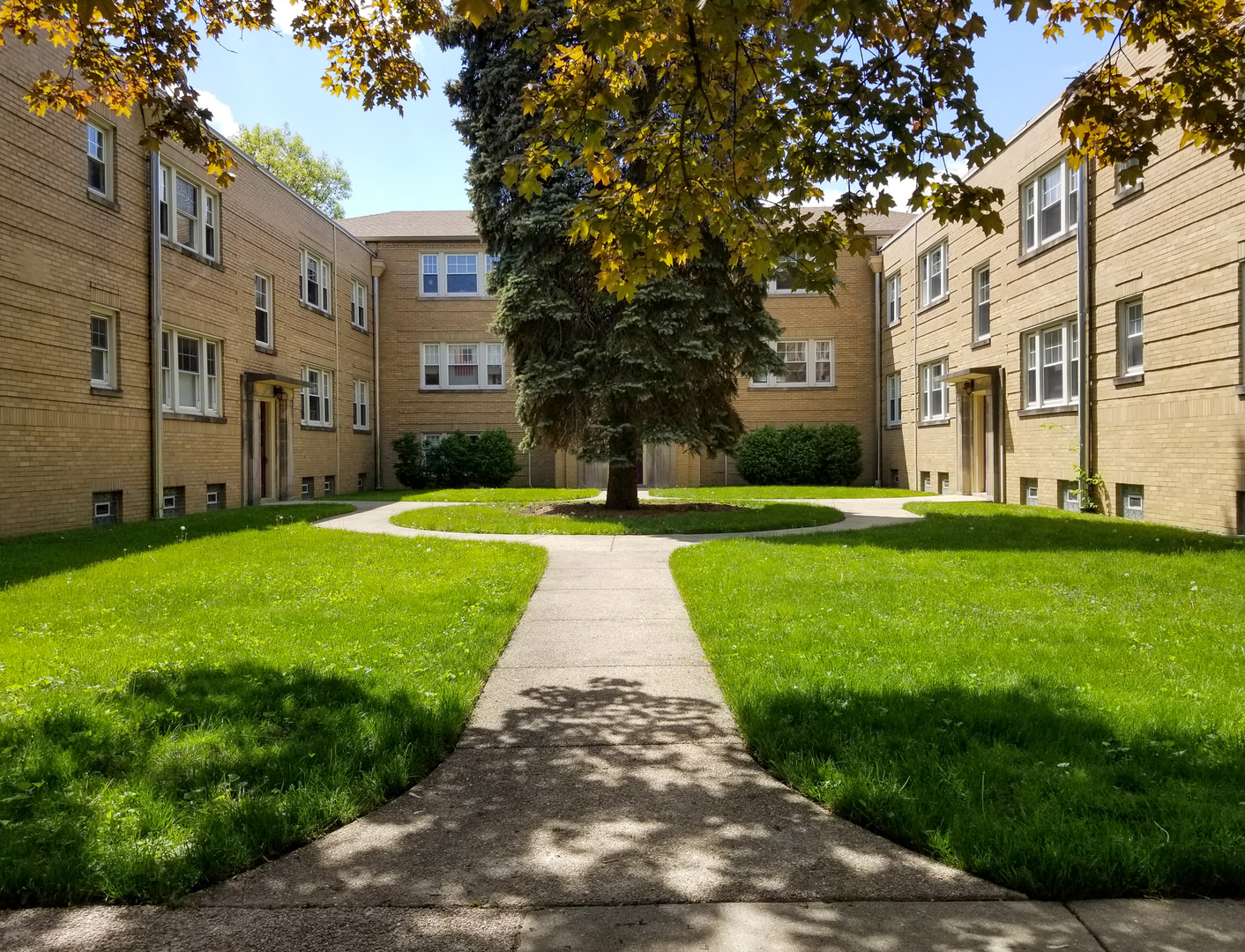 86 Lincoln Avenue, Unit 2E Riverside, IL 60546 - Photo 1 of 15