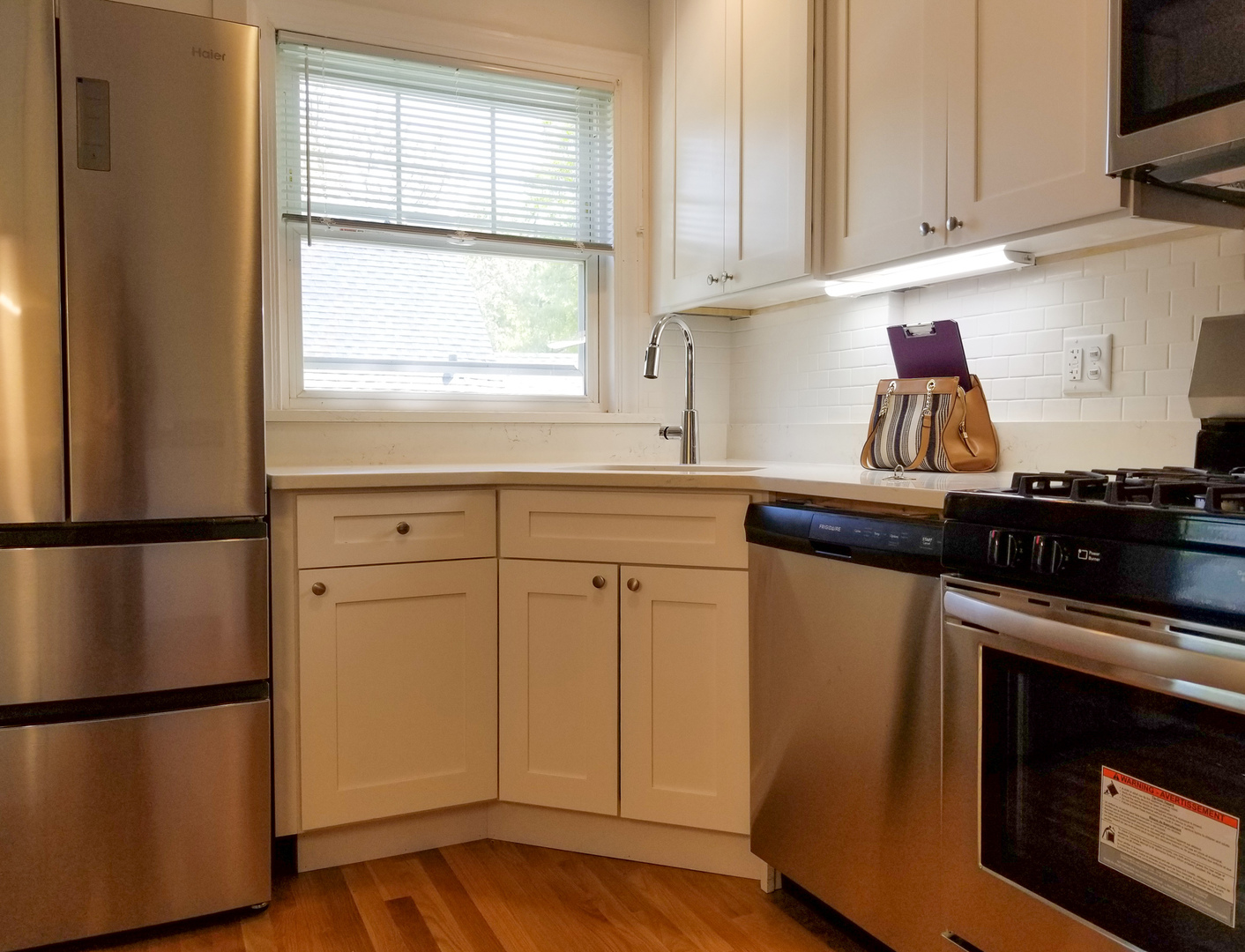 86 Lincoln Avenue, Unit 2E Riverside, IL 60546 - Photo 2 of 15