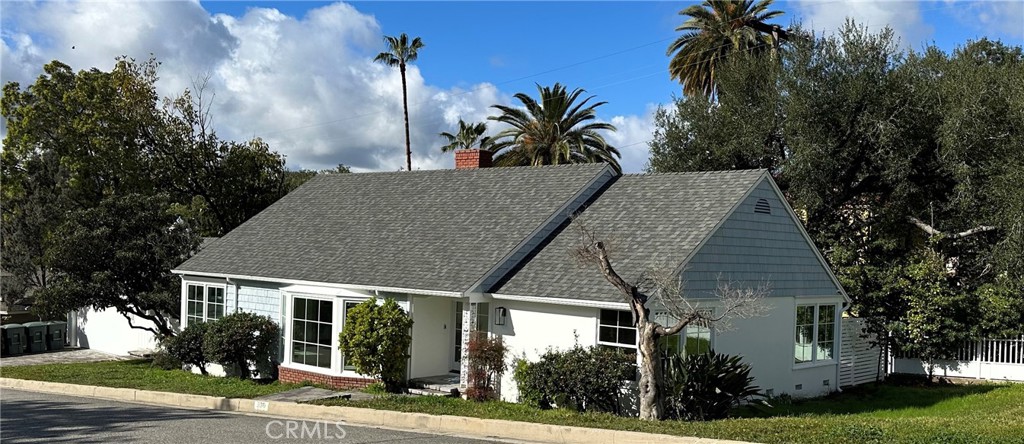 338 West Kenneth Road Glendale, CA 91202 - Photo 1 of 18