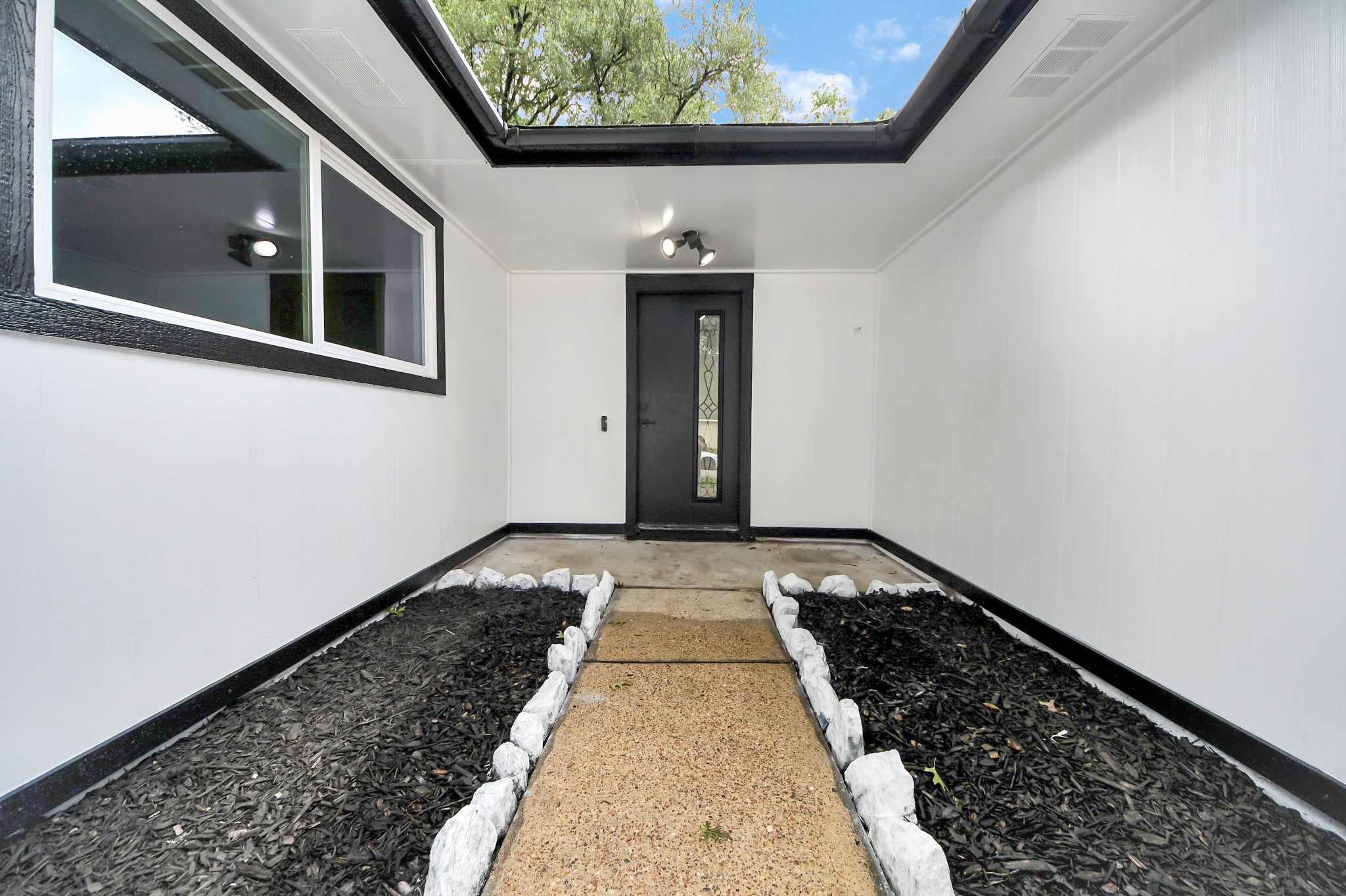 20010 Cottonglade Lane Humble, TX 77338 - Photo 3 of 27 a view of entryway