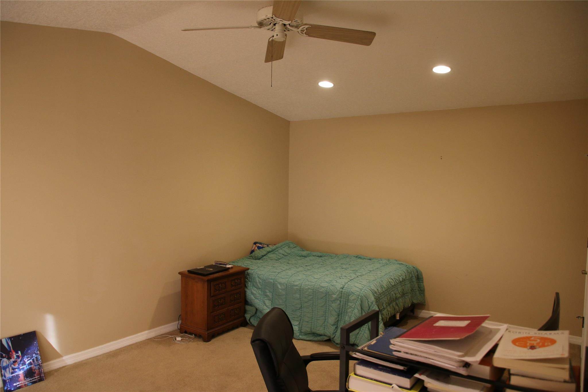1433 Captains Walk, Unit C Fort Pierce, FL 34950 - Photo 5 of 11 a room with a table and chairs