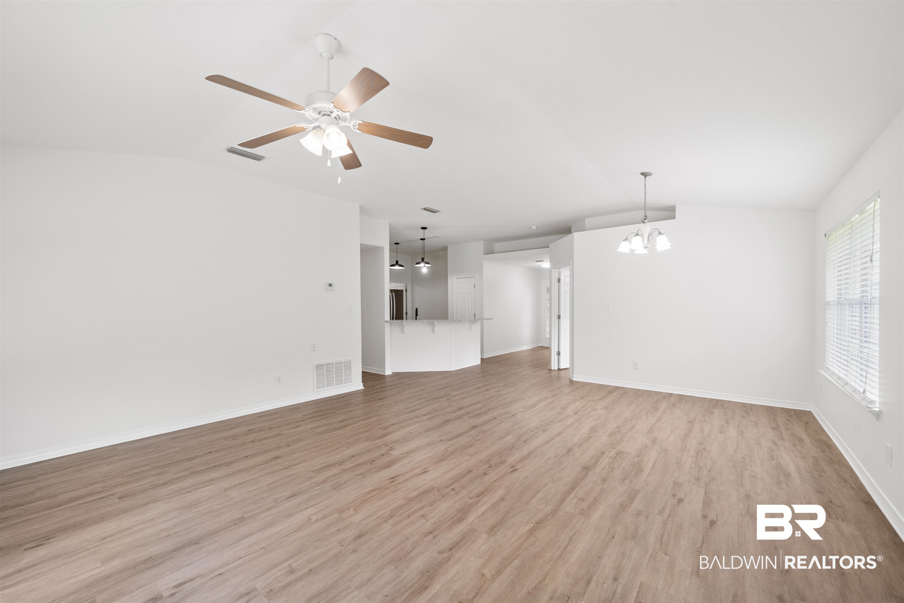 16063 Mansion Street Foley, AL 36535 - Photo 7 of 31 Living area