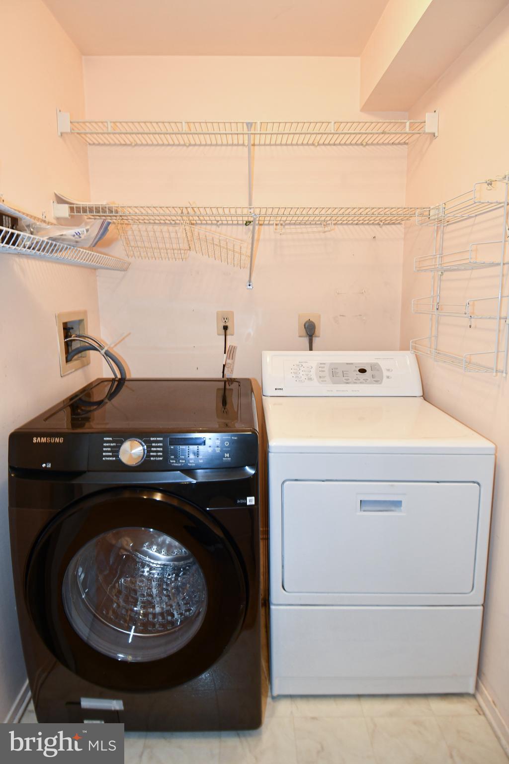 39 Windwhisper Lane Annapolis, MD 21403 - Photo 50 of 64 a stove top oven sitting inside of a kitchen