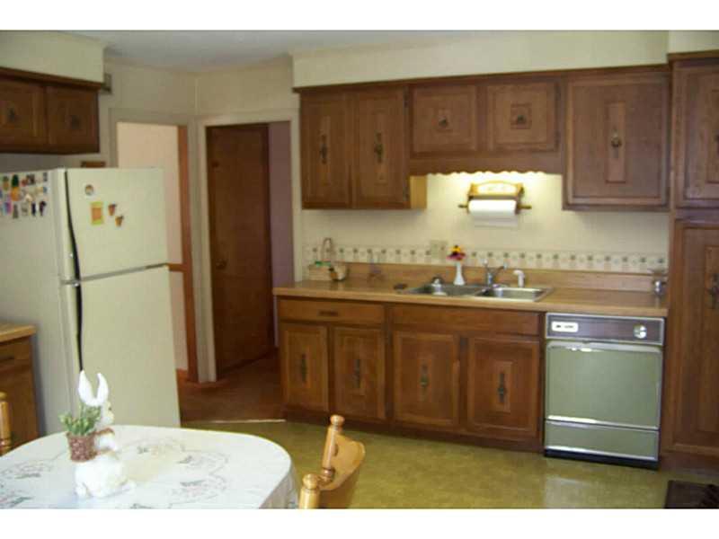 22 Riverview Road Hampden, ME 04444 - Photo 12 of 31 Kitchen.