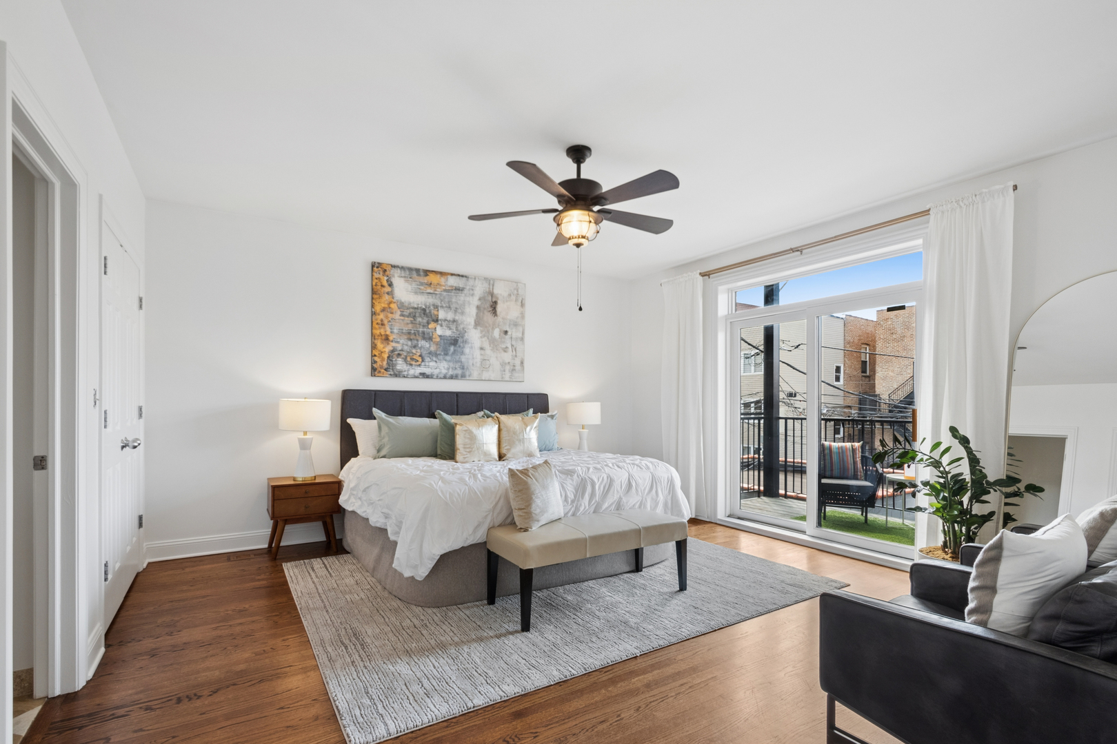 2147 West Rice Street, Unit 2E Chicago, IL 60622 - Photo 17 of 20 Gallery Image 17