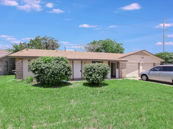 $1,300 | 403 Janis Drive, Unit A, Georgetown, TX 78628