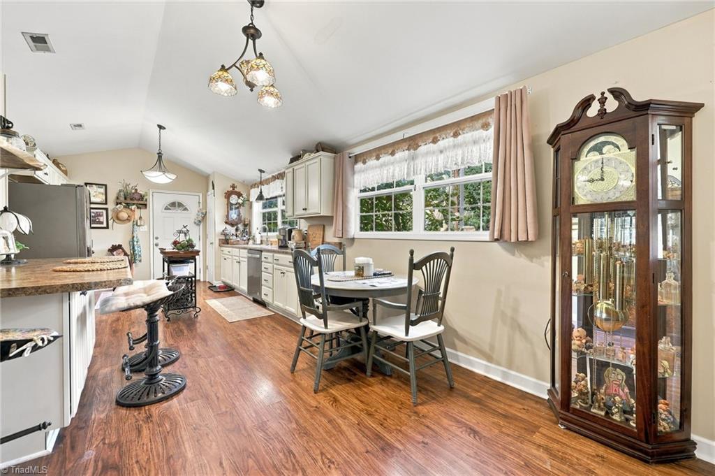 516 Old Embler Road Thomasville, NC 27360 - Photo 8 of 27 Gallery Image 8