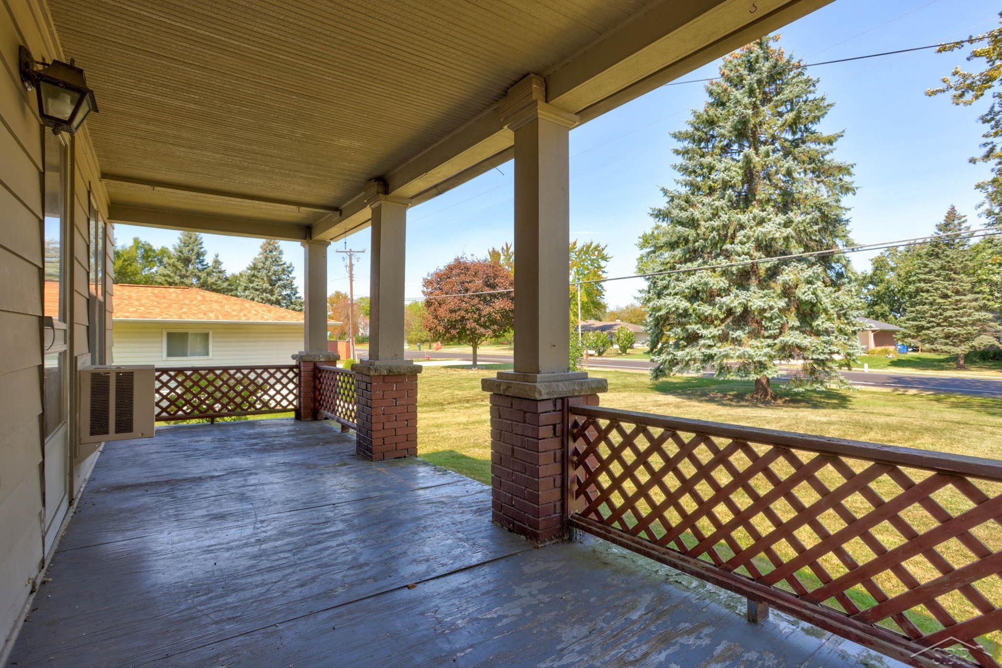 5205 McCarty Road Saginaw, MI 48603 - Photo 3 of 36 50154250-1ffbda16-efb3-460c-ae60-fc296aa76a0b.JPG