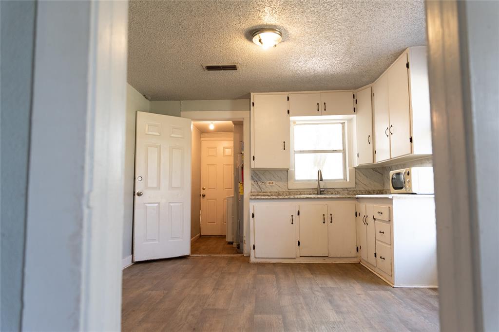 707 Ritchey Street Gainesville, TX 76240 - Photo 11 of 14