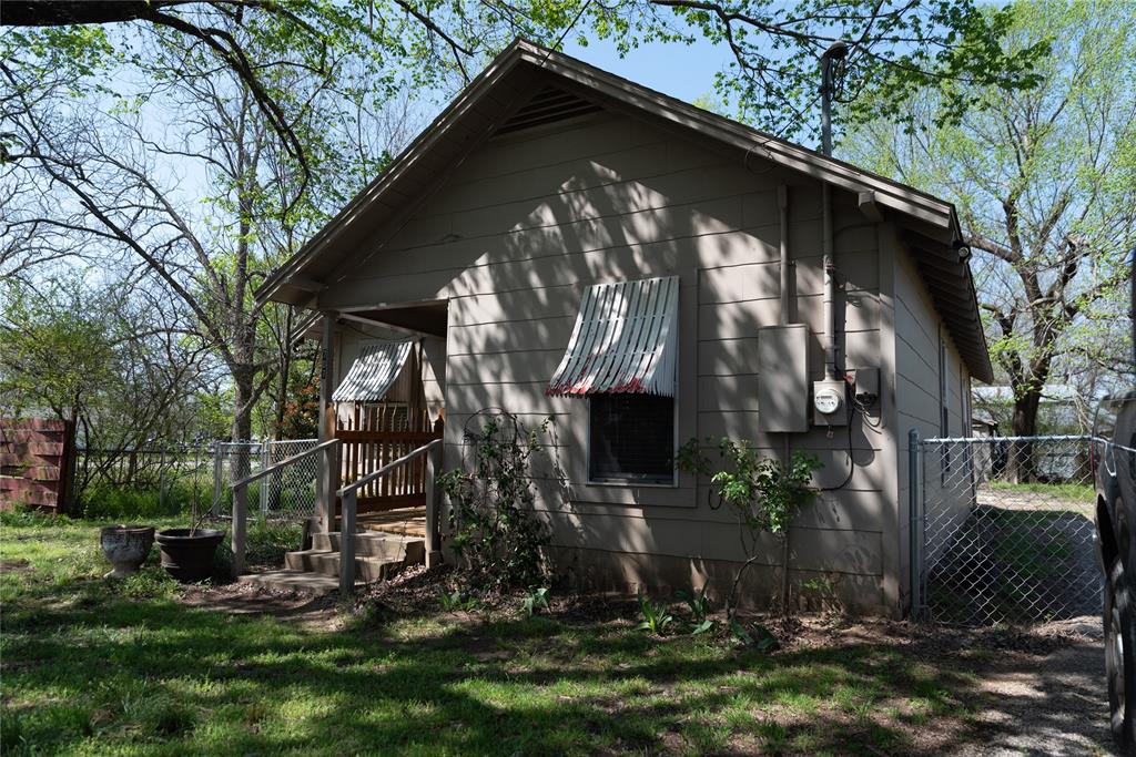 707 Ritchey Street Gainesville, TX 76240 - Photo 3 of 14