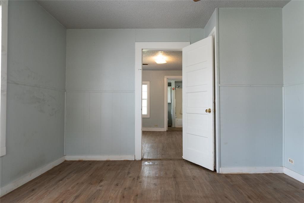 707 Ritchey Street Gainesville, TX 76240 - Photo 6 of 14