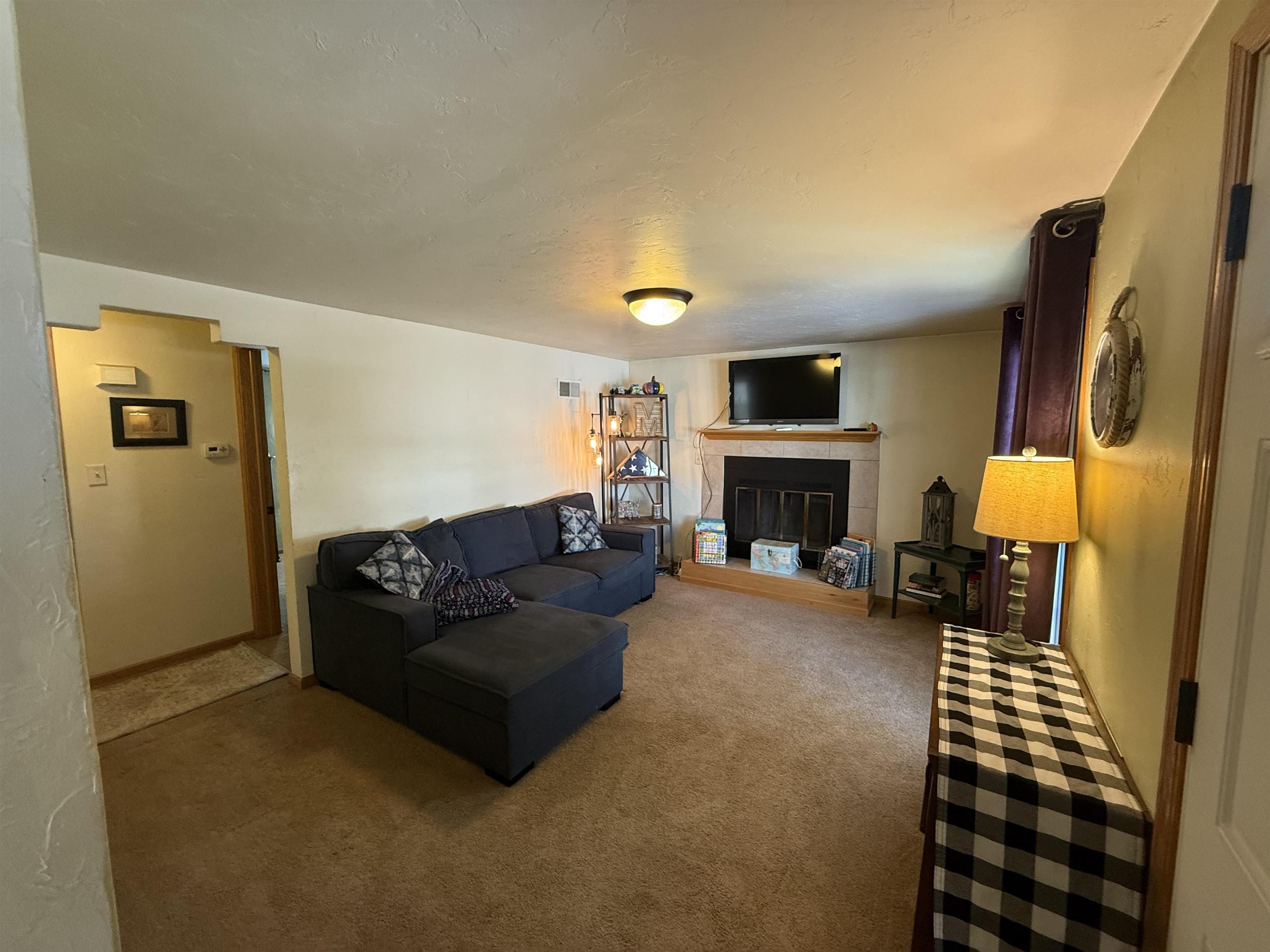 1631 West Spring Street Appleton, WI 54914 - Photo 2 of 17