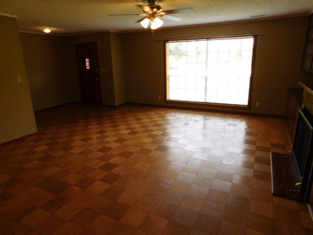420 West Magnolia Avenue Foley, AL 36535 - Photo 3 of 22 Living room
