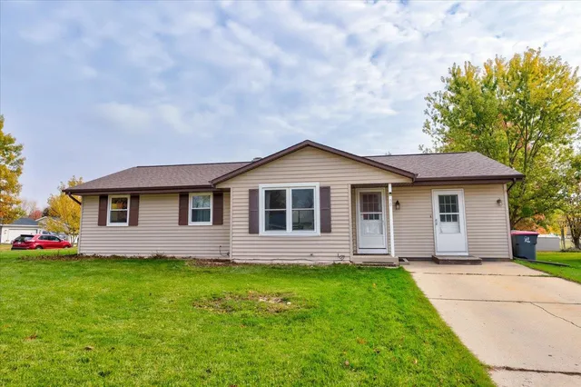 $330,000 | 90 East Countryside Drive, Evansville, WI 53536