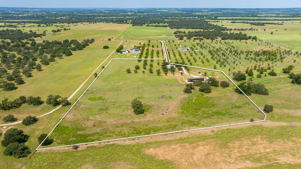 234 Nelson-rouse Road Fredericksburg, TX 78624 - Photo 2 of 41 a view of a swimming pool and an ocean