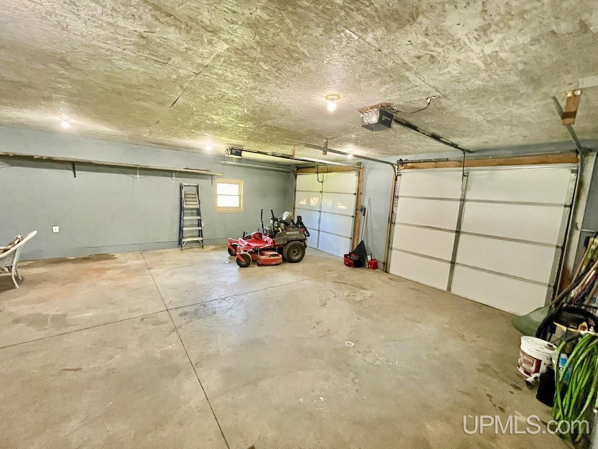 8766 32 Road Rapid River, MI 49878 - Photo 4 of 52 Gallery Image 4