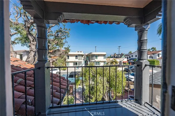 $1,450,000 | 143 Claremont Avenue, Long Beach, CA 90803