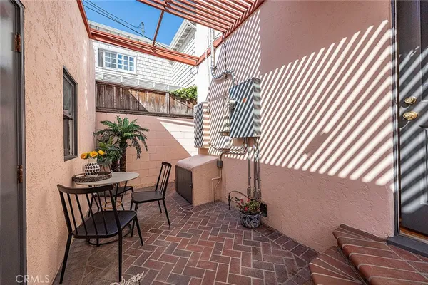 $1,450,000 | 143 Claremont Avenue, Long Beach, CA 90803