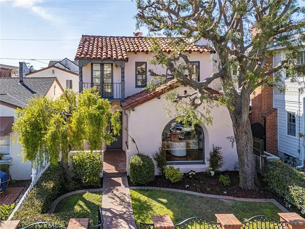 $1,450,000 | 143 Claremont Avenue, Long Beach, CA 90803