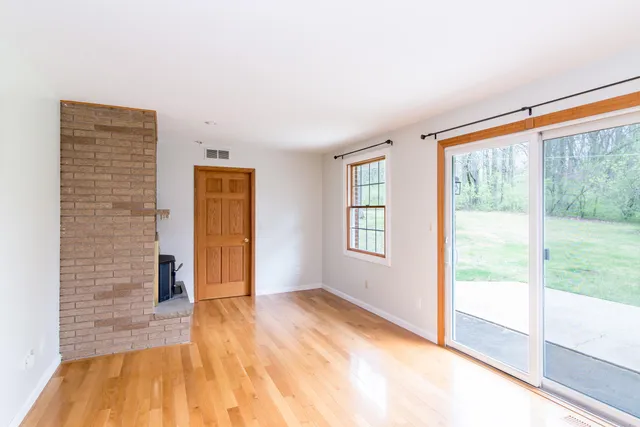 $2,100 | 6868 Crane Road, Ypsilanti, MI 48197