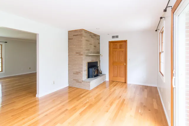 $2,100 | 6868 Crane Road, Ypsilanti, MI 48197