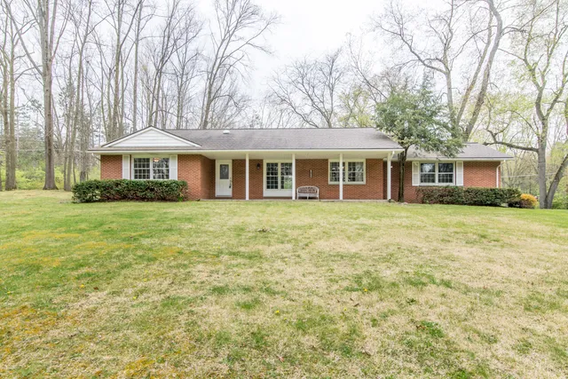 $2,100 | 6868 Crane Road, Ypsilanti, MI 48197