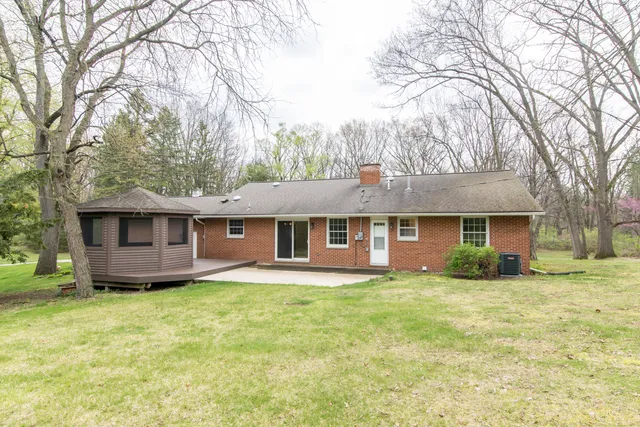 $2,100 | 6868 Crane Road, Ypsilanti, MI 48197
