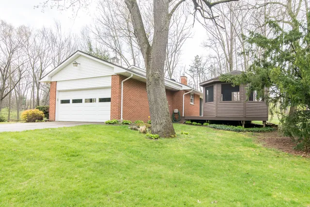 $2,100 | 6868 Crane Road, Ypsilanti, MI 48197