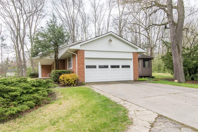 $2,100 | 6868 Crane Road, Ypsilanti, MI 48197