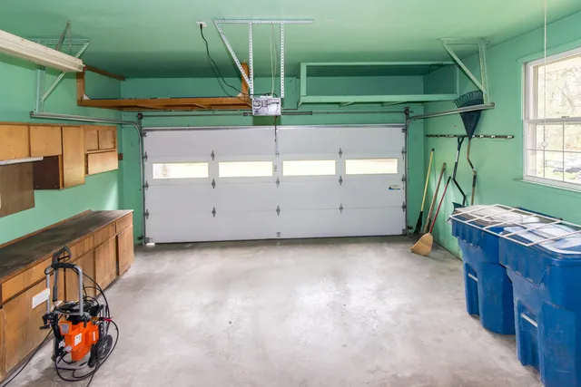 $2,100 | 6868 Crane Road, Ypsilanti, MI 48197