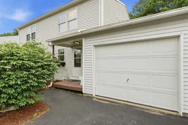 $349,900 | 93 Hollow Creek Drive, Unit 3, Colchester, VT 05446