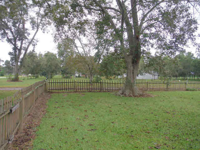 10611 County Road 95 Elberta, AL 36530 - Photo 4 of 19 Fenced in yard