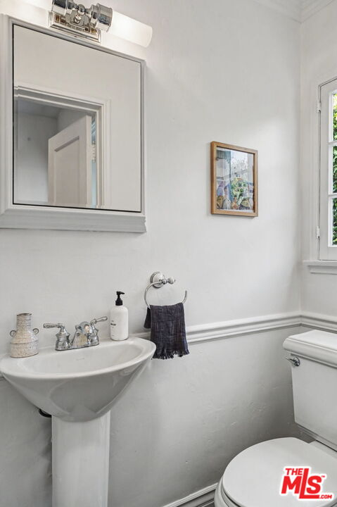 5009 Willowcrest Avenue North Hollywood, CA 91601 - Photo 13 of 61