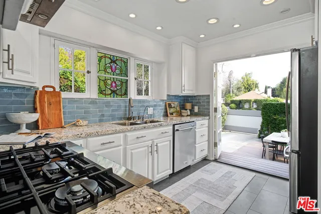 $1,699,000 | 5009 Willowcrest Avenue, North Hollywood, CA 91601