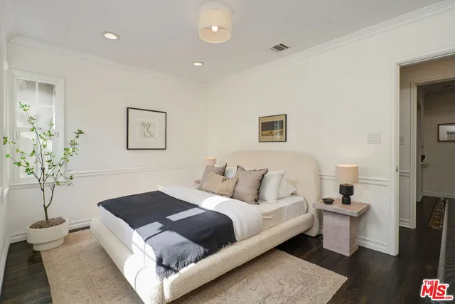 $1,699,000 | 5009 Willowcrest Avenue, North Hollywood, CA 91601