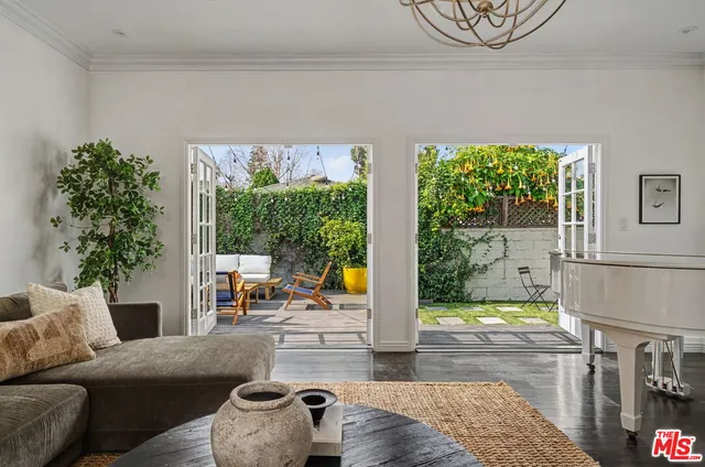 $1,699,000 | 5009 Willowcrest Avenue, North Hollywood, CA 91601