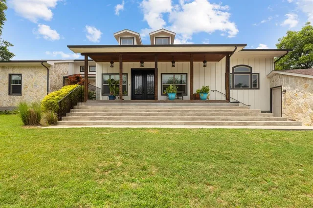 a view of a house with a outdoor space