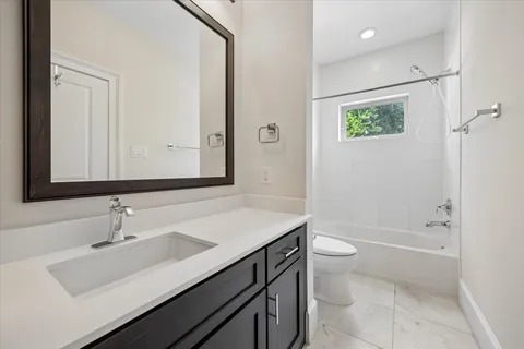 $1,075,000 | 2111 Huldy Street, Houston, TX 77019