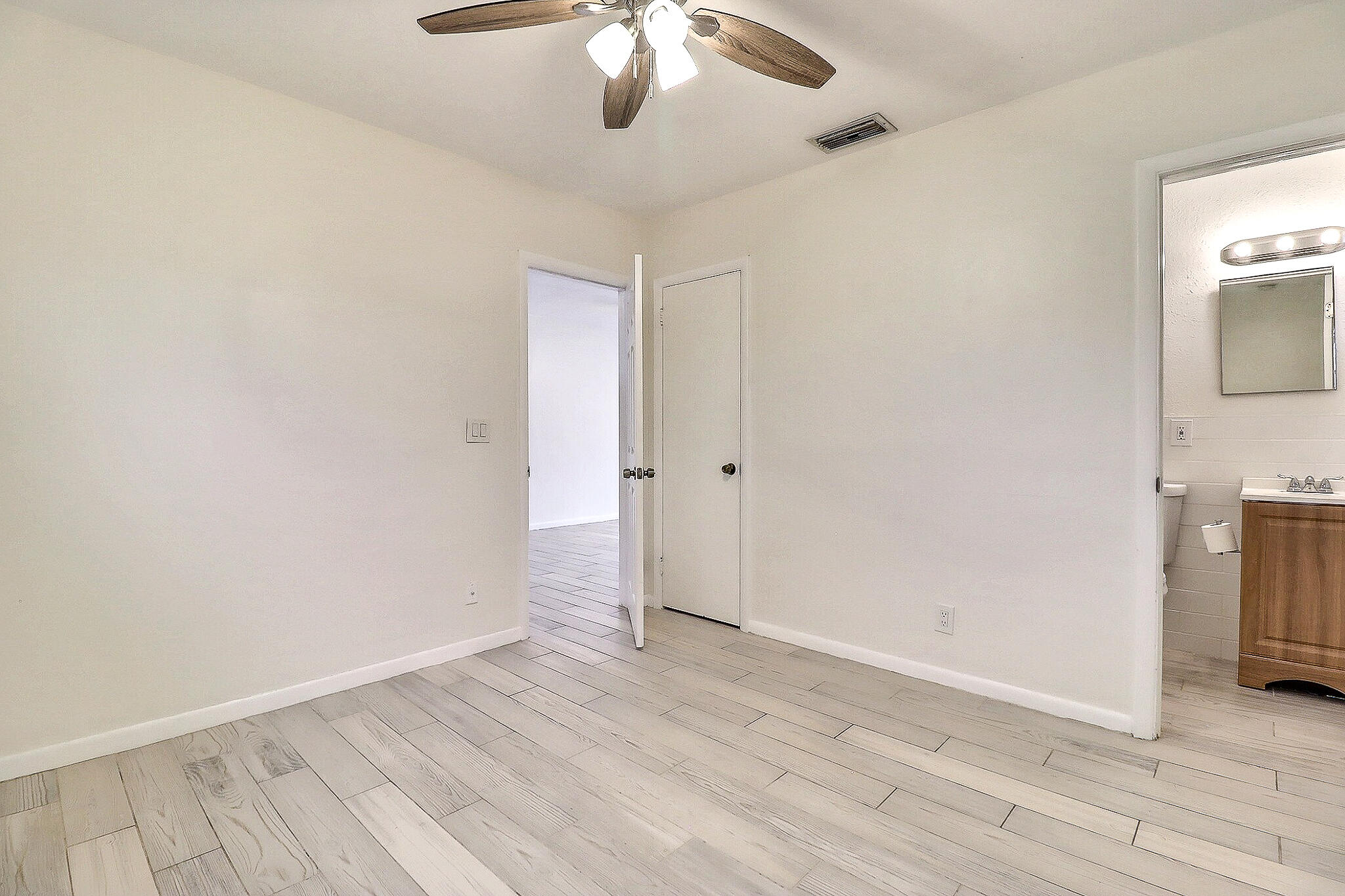 337 Mid Pines Road Palm Springs, FL 33461 - Photo 13 of 32 2f520ab9342f7654798beee600024e68e389c0b5