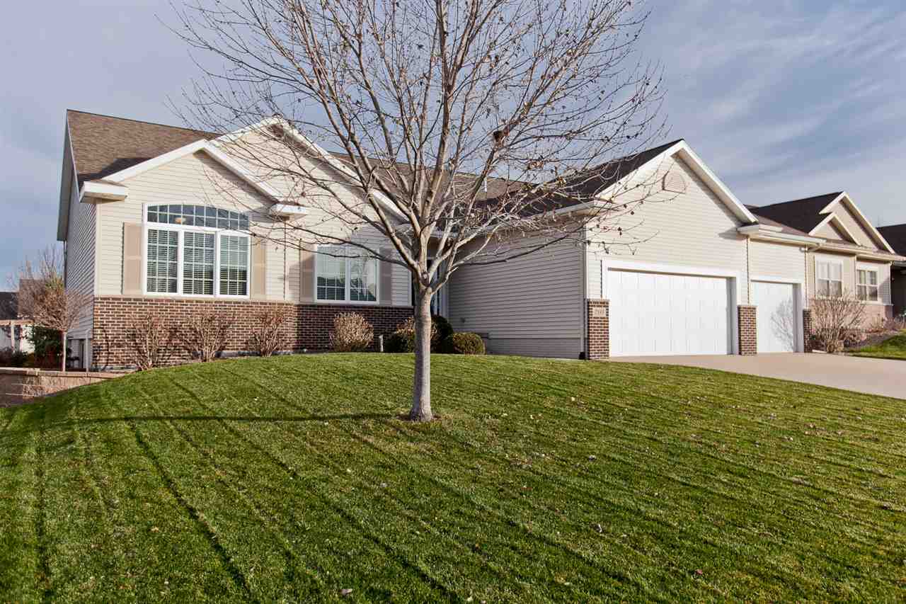 2535 Newcastle Road Marion, IA 52302 - Photo 2 of 41 Gallery Image 2