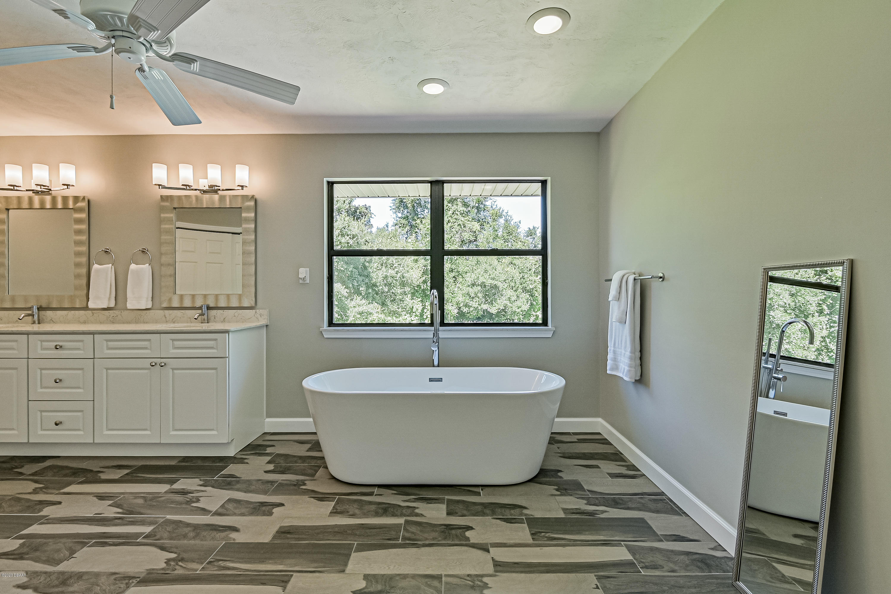 656 Needlerush Road Port Orange, FL 32127 - Photo 38 of 83 Free Standing Tub
