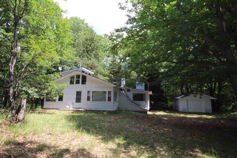 9010 South Maple Valley Road Gladwin, MI 48624 - Photo 4 of 40