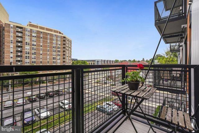 $251,500 | 1320 Fenwick Lane, Unit 406, Silver Spring, MD 20910