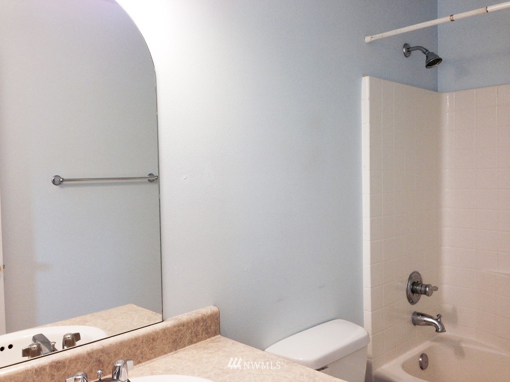 18922 13th Avenue Southeast Bothell, WA 98012 - Photo 8 of 14