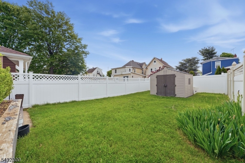 32 Willard Street Garfield, NJ 07026 - Photo 27 of 31